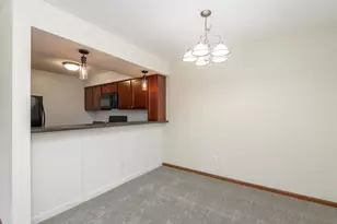N110W16936 Ashbury Cir, Germantown, WI 53022 - Photo 5