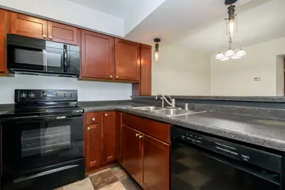 N110W16936  Ashbury Cir #4, Germantown, WI 53022 - Photo 9
