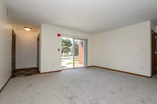 N110W16936 Ashbury Cir, Germantown, WI 53022 - Photo 7