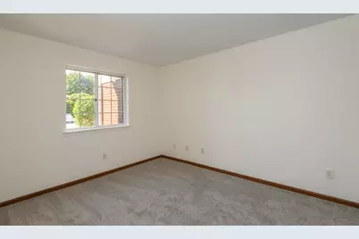 N110W16936  Ashbury Cir #4, Germantown, WI 53022 - Photo 13