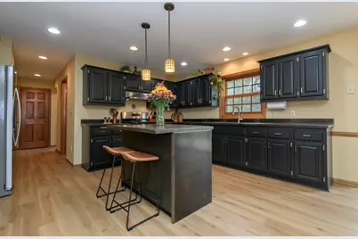 N102W15128  Raintree Ct, Germantown, WI 53022 - Photo 13