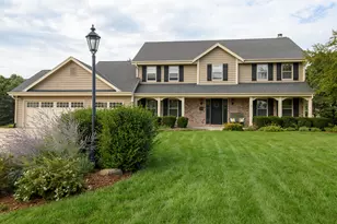 N102W15128 Raintree Ct, Germantown, WI 53022 - Photo 1