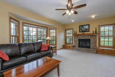 N102W15128  Raintree Ct, Germantown, WI 53022 - Photo 9