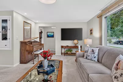 3315  Hickory Cir, Sheboygan, WI 53081 - Photo 5