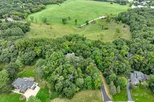 3515 Broken Bow Tr, Delafield, WI 53018 - Photo 29