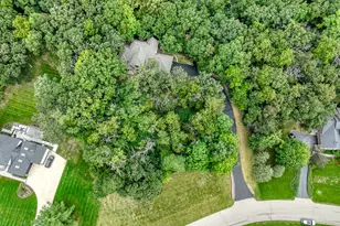 3515 Broken Bow Tr, Delafield, WI 53018 - Photo 27