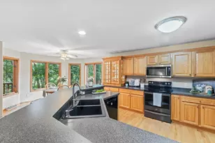 3515 Broken Bow Tr, Delafield, WI 53018 - Photo 35