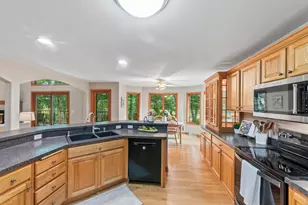 3515 Broken Bow Tr, Delafield, WI 53018 - Photo 33