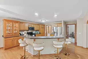 3515 Broken Bow Tr, Delafield, WI 53018 - Photo 5