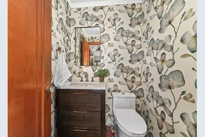 660  Honey Creek Pkwy, Wauwatosa, WI 53213 - Photo 25