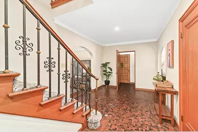 660  Honey Creek Pkwy, Wauwatosa, WI 53213 - Photo 3