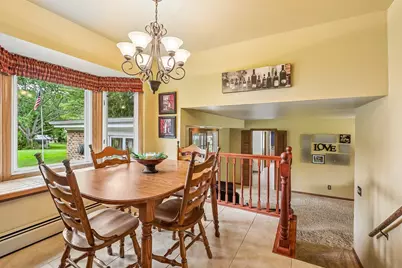 3322 S 121st St, West Allis, WI 53227 - Photo 15