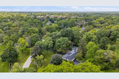 7861 N Regent Ct, Fox Point, WI 53217 - Photo 27