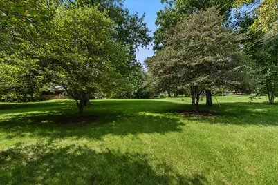 7861 N Regent Ct, Fox Point, WI 53217 - Photo 23