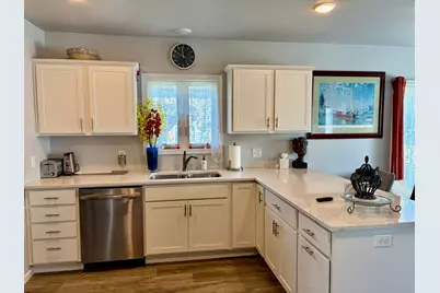 2012  Jackson St, Two Rivers, WI 54241 - Photo 5