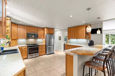 N31W22025  Shady Ln, Pewaukee, WI 53072 - Photo 11