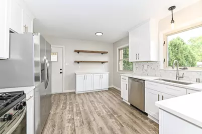 2225 N 103rd St, Wauwatosa, WI 53226 - Photo 11