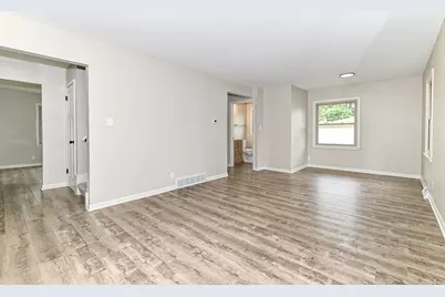 2225 N 103rd St, Wauwatosa, WI 53226 - Photo 5