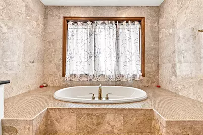18250  Prairie Falcon Ln, Brookfield, WI 53045 - Photo 45