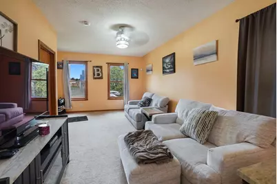 417  Michigan Ave, South Milwaukee, WI 53172 - Photo 3