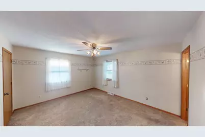 724  Well St, Onalaska, WI 54650 - Photo 9