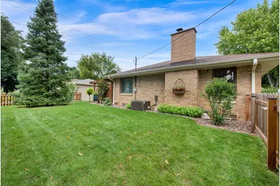 1305 N 119th St, Wauwatosa, WI 53226 - Photo 5