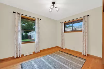1305 N 119th St, Wauwatosa, WI 53226 - Photo 13