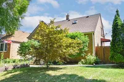 2426 S 73rd St, West Allis, WI 53219 - Photo 3