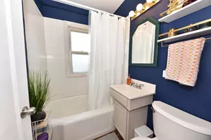 2426 S 73rd St, West Allis, WI 53219 - Photo 13