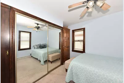 2426 S 73rd St, West Allis, WI 53219 - Photo 15