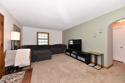 2426 S 73rd St, West Allis, WI 53219 - Photo 5