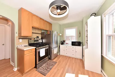 2426 S 73rd St, West Allis, WI 53219 - Photo 9