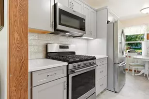 W277S8935 Hilltop Ln, Vernon, WI 53149 - Photo 7