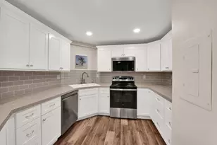270 E Highland Ave, Milwaukee, WI 53202 - Photo 3
