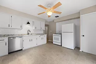 3332 S Burrell St, Milwaukee, WI 53207 - Photo 15