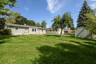 807 Meadowbrook Dr, West Bend, WI 53090 - Photo 33