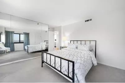 1633 N Prospect Ave #5D, Milwaukee, WI 53202 - Photo 21