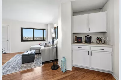 1633 N Prospect Ave #5D, Milwaukee, WI 53202 - Photo 9