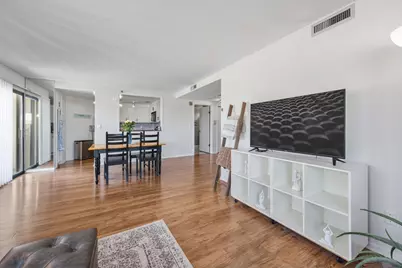 1633 N Prospect Ave #5D, Milwaukee, WI 53202 - Photo 13