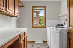 1905 Hickory Ln, Oshkosh, WI 54901 - Photo 21