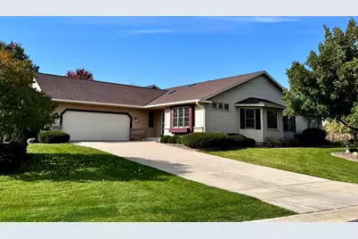 N66W15400  Raven Way Dr, Menomonee Falls, WI 53051 - Photo 1