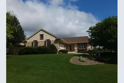 N66W15400  Raven Way Dr, Menomonee Falls, WI 53051 - Photo 1