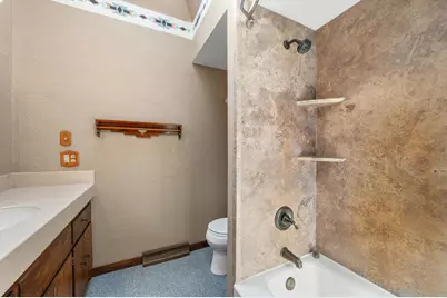 16755 W Hearthside Dr, New Berlin, WI 53151 - Photo 19