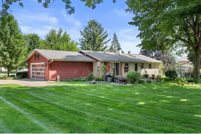 16755 W Hearthside Dr, New Berlin, WI 53151 - Photo 27