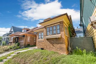 1306 W Keefe Ave, Milwaukee, WI 53206 - Photo 3