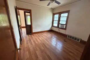 1718 W Capitol Dr, Milwaukee, WI 53206 - Photo 13