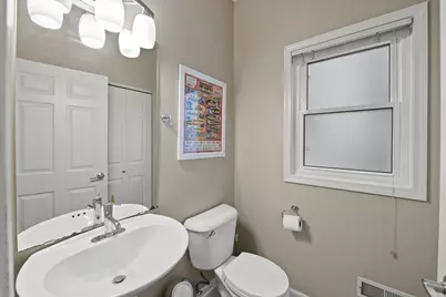 1523 N Marshall St, Milwaukee, WI 53202 - Photo 11