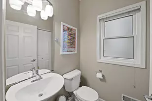 1523 N Marshall St, Milwaukee, WI 53202 - Photo 11