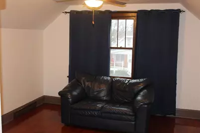 1755 S 73rd St, West Allis, WI 53214 - Photo 9