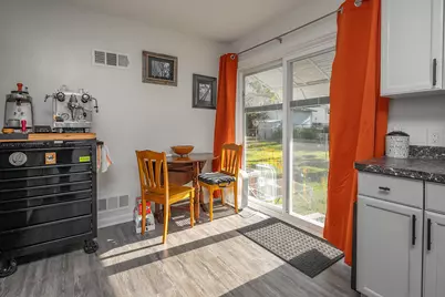1603 S 92nd St, West Allis, WI 53214 - Photo 9